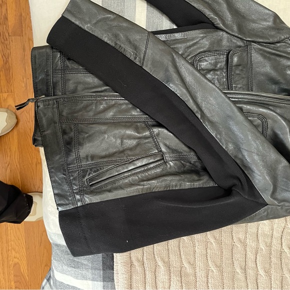 Black Leather Jacket - size L - Picture 8 of 9